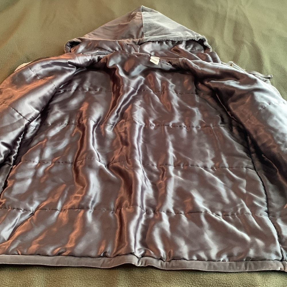 Liz Claiborne gray velvet like coat with satin like interior. Medium Petite - Picture 6 of 8